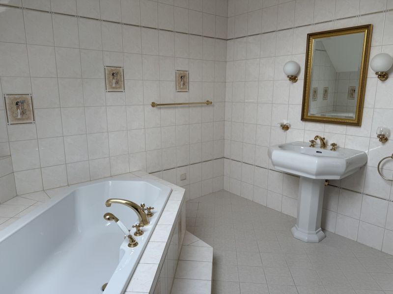 super Lage, tolles Haus / / 2511 Pfaffstätten / Bild 2