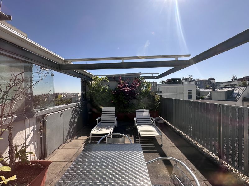 Tolle 3 Zimmer Dachgeschosswohnung mit Blick ber Wien! /  / 1040 Wien / Bild 2