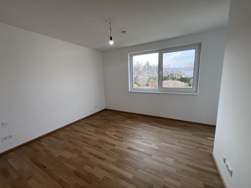 Erstbezug !! Traumhafte Doppelhaush�lfte , Wohnkeller  mit Garten und 2 Stellpl�tzen! /  / 2353&nbsp;Guntramsdorf / Bild 1