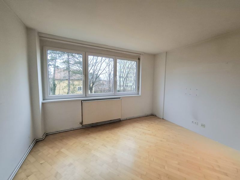 SUPER LAGE !! Renovierungsbedürftige 3-Zimmer Wohnung / / 2344 Maria Enzersdorf / Bild 2