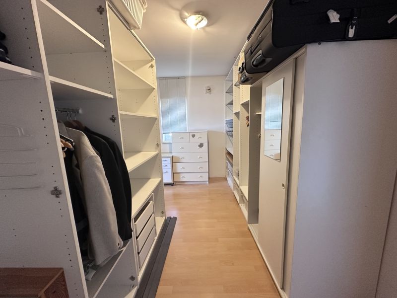Tolles Zweifamilienhaus mit Einliegerwohnung, sonniger Terrasse, Keller, Doppelgarage und Pool! /  / 2511 Pfaffsttten / Bild 15