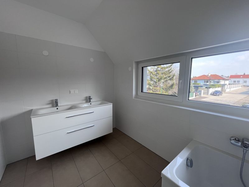 Erstbezug !!! Traumhafte Doppelhaush�lfte -  mit 5 Zimmern, Garten, Wohnkeller und Stellpl�tzen! /  / 2353&nbsp;Guntramsdorf / Bild 10