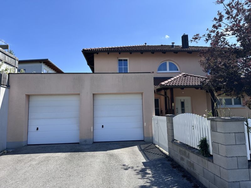 Tolles Zweifamilienhaus mit Einliegerwohnung, sonniger Terrasse, Keller, Doppelgarage und Pool! /  / 2511 Pfaffsttten / Bild 16