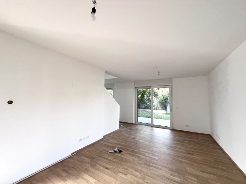 Traumhafte Doppelhaushälfte in Guntramsdorf: Erstbezug mit Garten und 2 Stellplätzen! /  / 2353 Guntramsdorf / Bild 4