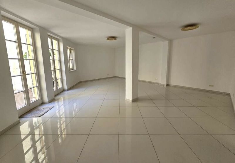 4-Zimmer-Erdgeschosswohnung im Zentrum! / / 2361 Laxenburg / Bild 2