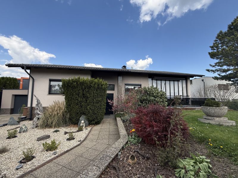 Bungalow mit Partykeller, Pool, Garage..... /  / 2353&nbsp;Guntramsdorf / Bild 0