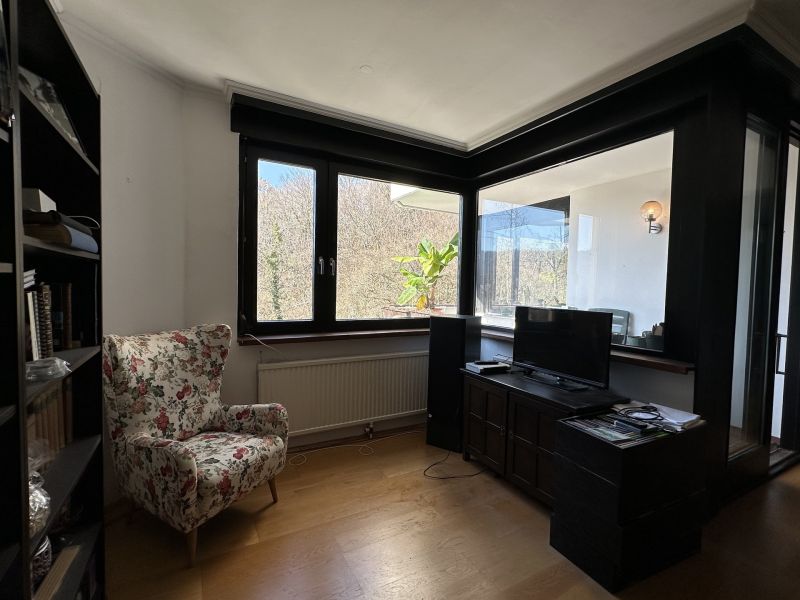 Grozgige Wohnung mit Loggia, Swimmingpool und Garagen in top Lage /  / 1180 Wien / Bild 6