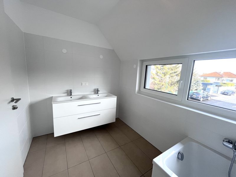 Erstbezug !!! Traumhafte Doppelhaush�lfte -  mit 5 Zimmern, Garten, Wohnkeller und Stellpl�tzen! /  / 2353&nbsp;Guntramsdorf / Bild 13