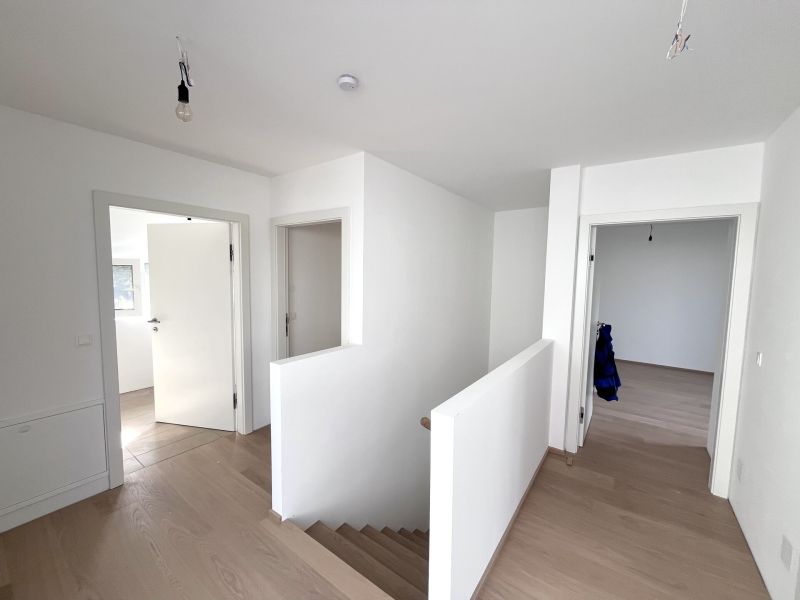 Traumhafte Doppelhaushlfte - Erstbezug mit 5 Zimmern, Garten, Wohnkeller und Stellpltzen! /  / 2353 Guntramsdorf / Bild 6