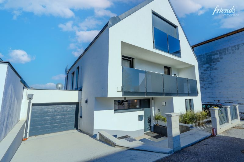 Moderne Traumvilla mit wunderschnem Weitblick /  / 2372 Giehbl / Bild 7