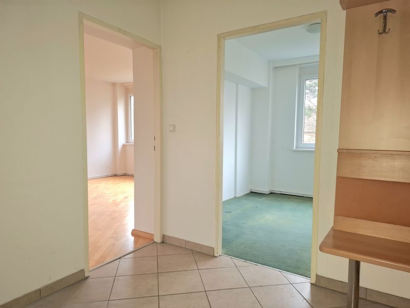 SUPER LAGE !! Renovierungsbedürftige 3-Zimmer Wohnung / / 2344 Maria Enzersdorf / Bild 7