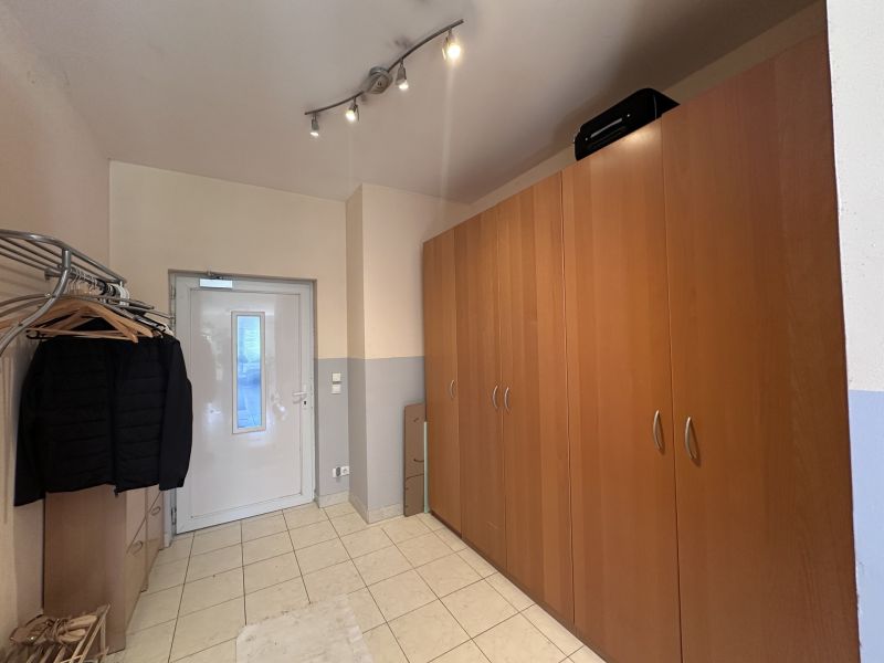 Tolles Zweifamilienhaus mit Einliegerwohnung, sonniger Terrasse, Keller, Doppelgarage und Pool! /  / 2511 Pfaffsttten / Bild 6