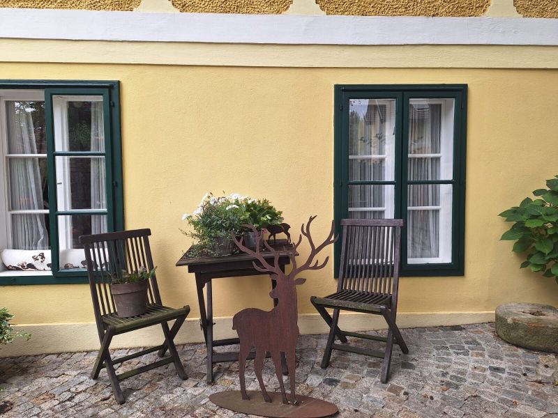 1750 erbaute Villa - MÄRCHENHAFTES LEBENSGEFÜHL / / 2551 Enzesfeld-Lindabrunn / Bild 1