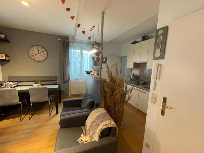 Gemtliche Wohnung im Zentrum mit Balkon und Tiefgaragenstellplatz! /  / 2351 Wiener Neudorf / Bild 1
