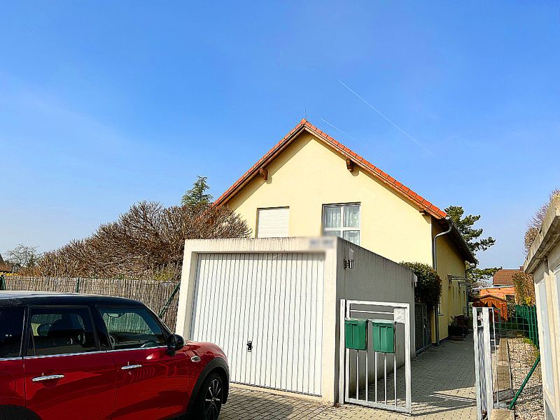 Sch�nes Haus mit gro�em Garten und 2 KFZ-Abstellpl�tzen! /  / 2361&nbsp;Laxenburg / Bild 1
