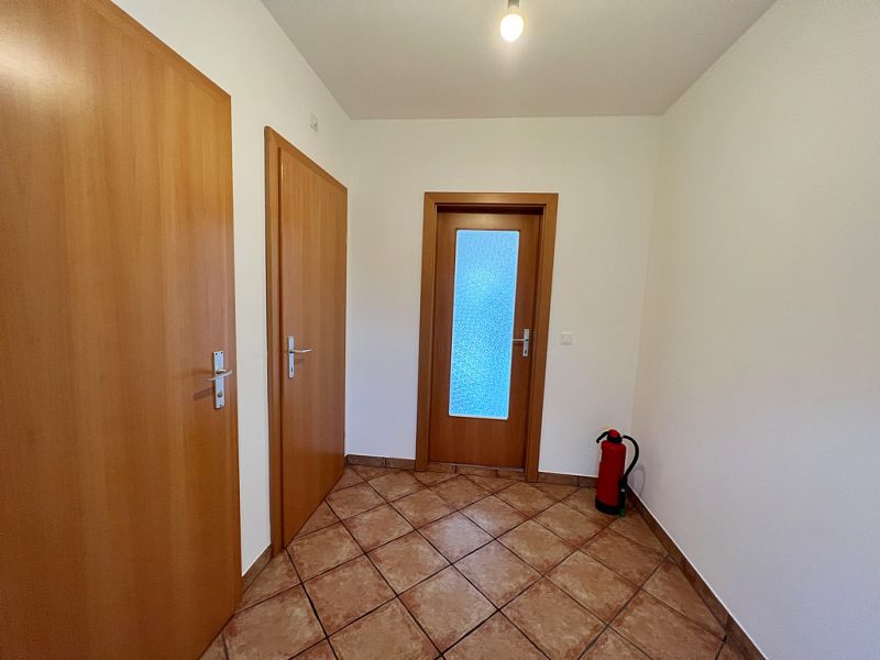 Sch�nes Haus mit gro�em Garten und 2 KFZ-Abstellpl�tzen! /  / 2361&nbsp;Laxenburg / Bild 3