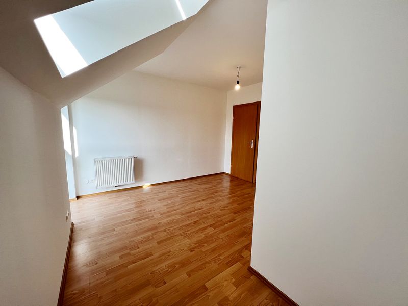 Sch�nes Haus mit gro�em Garten und 2 KFZ-Abstellpl�tzen! /  / 2361&nbsp;Laxenburg / Bild 9