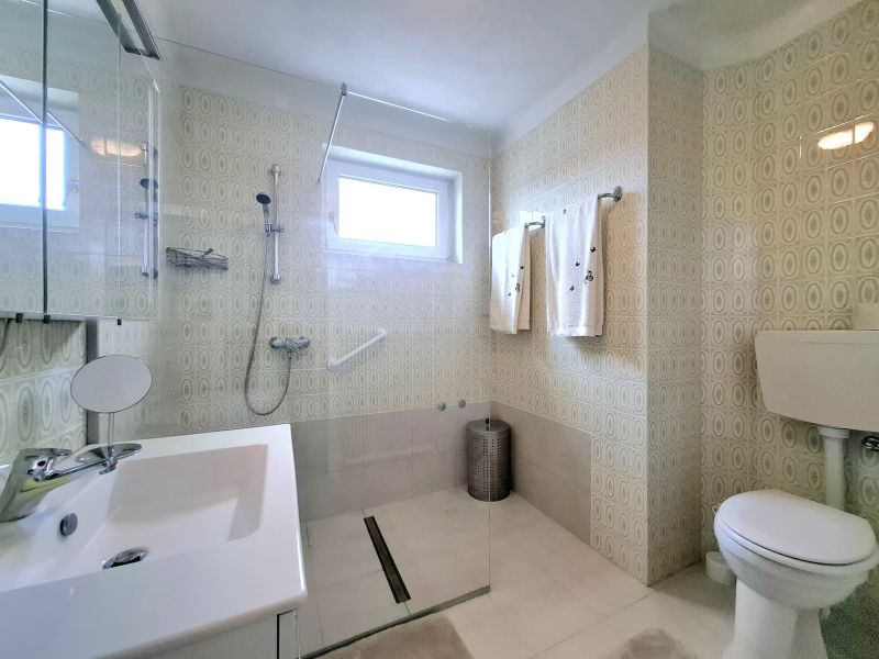Super Liegenschaft: 6 Zimmer, Pool, Wintergarten und Garage ? Ihr neues Zuhause! /  / 7053 Hornstein / Vori?tan / Bild 4