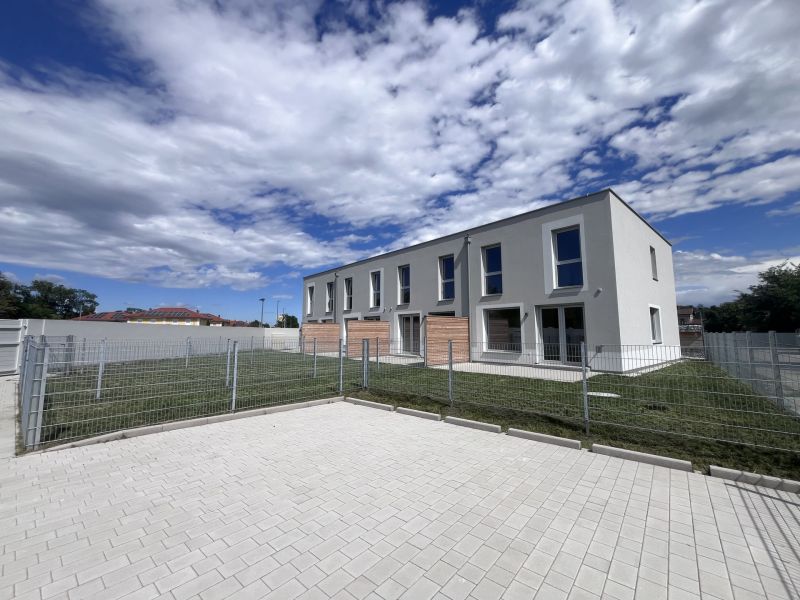 ERSTBEZUG - Zinshaus mit 4 Einheiten! /  / 2523 Tattendorf / Bild 1