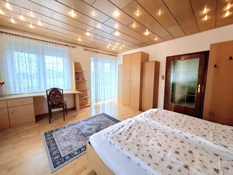 Super Liegenschaft: 6 Zimmer, Pool, Wintergarten und Garage ? Ihr neues Zuhause! /  / 7053 Hornstein / Vori?tan / Bild 8