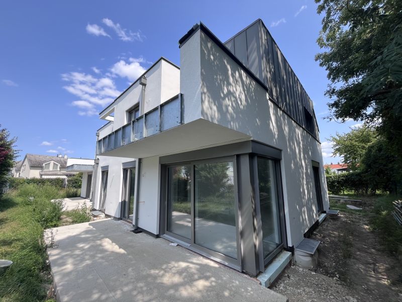 Traumhafte Doppelhaushlfte - Erstbezug mit 5 Zimmern, Garten, Wohnkeller und Stellpltzen!