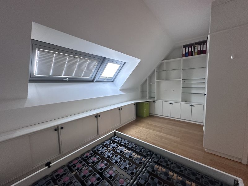 Tolle 3 Zimmer Dachgeschosswohnung mit Blick ber Wien! /  / 1040 Wien / Bild 5