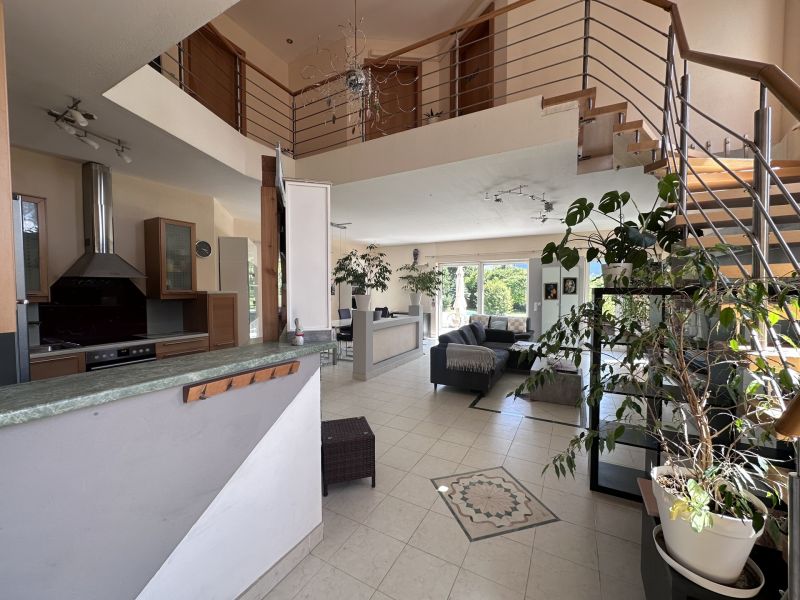 Tolles Zweifamilienhaus mit Einliegerwohnung, sonniger Terrasse, Keller, Doppelgarage und Pool! /  / 2511 Pfaffsttten / Bild 8