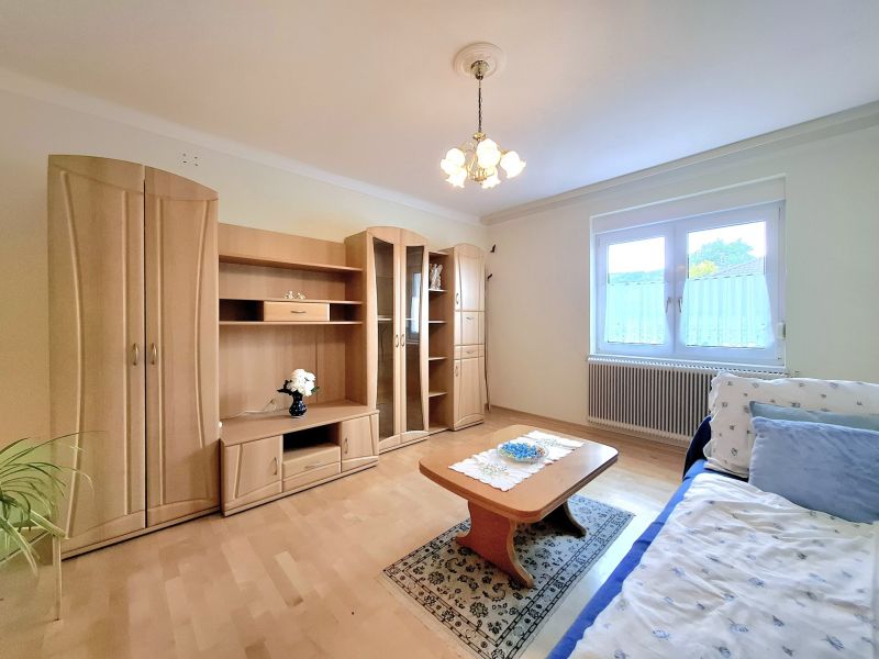 Super Liegenschaft: 6 Zimmer, Pool, Wintergarten und Garage ? Ihr neues Zuhause! /  / 7053 Hornstein / Vori?tan / Bild 5