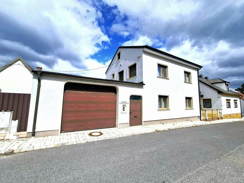 Super Liegenschaft: 6 Zimmer, Pool, Wintergarten und Garage ? Ihr neues Zuhause! /  / 7053 Hornstein / Vori?tan / Bild 2