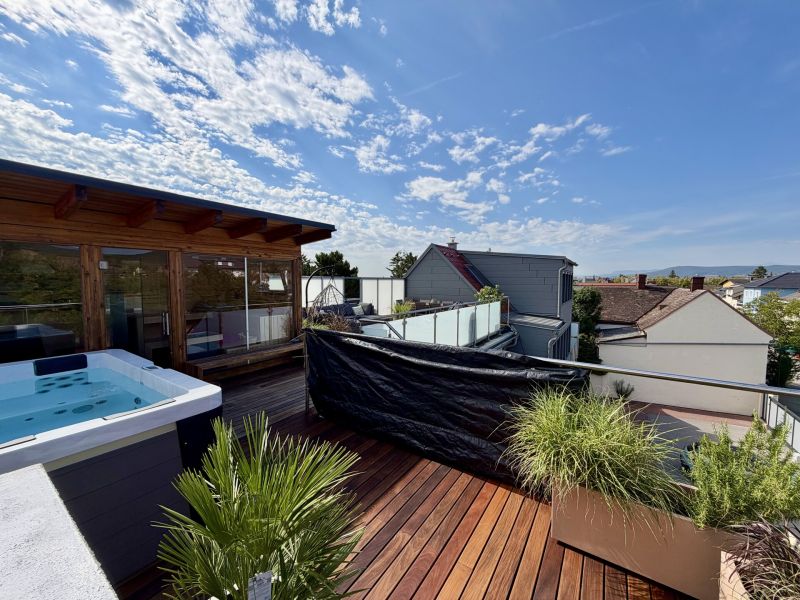 Traumhafte DG-Wohnung mit phantastischem Outdoor Spa Bereich! /  / 2511&nbsp;Pfaffst�tten / Bild 0