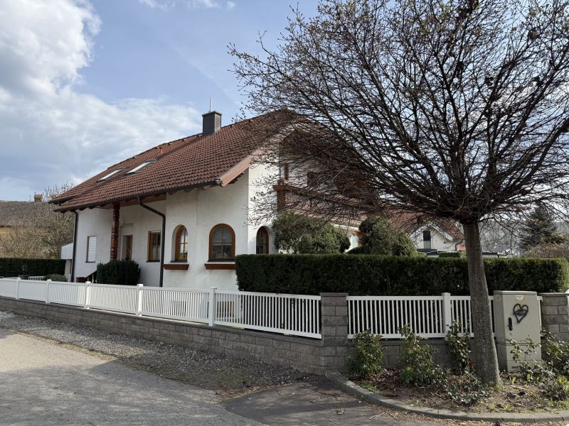 super Lage, tolles Haus / / 2511 Pfaffstätten / Bild 0