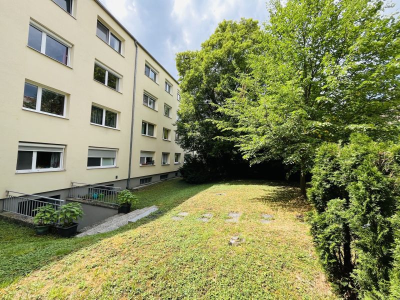 Ruhige Innenhoflage mit 90 m2 /  / 2500&nbsp;Baden / Bild 1