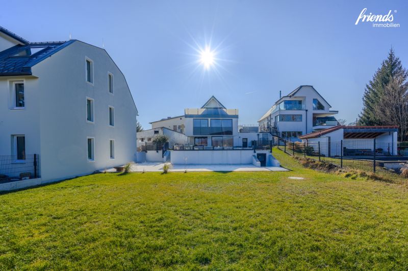 Moderne Traumvilla mit wunderschnem Weitblick /  / 2372 Giehbl / Bild 1
