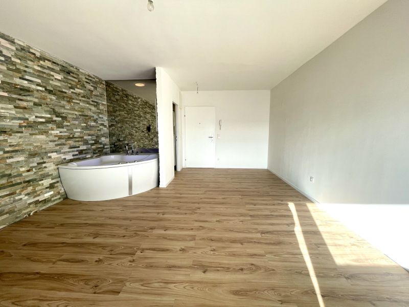 Helle renovierte 1-Zimmer-Wohnung mit Whirlpool & Loggia / / 1130 Wien / Bild 3