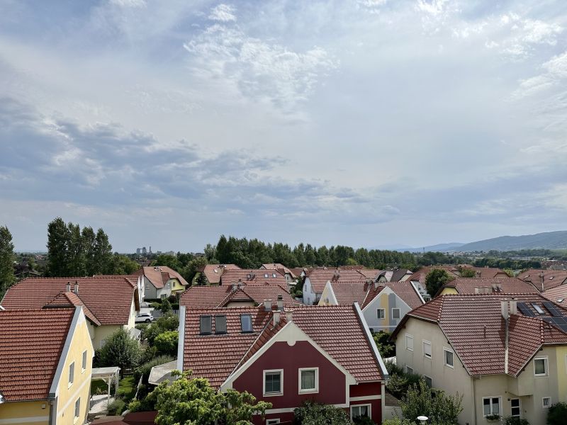 Top-sanierte 4-Zimmer Wohnung mit Balkon /  / 2353 Guntramsdorf / Bild 2
