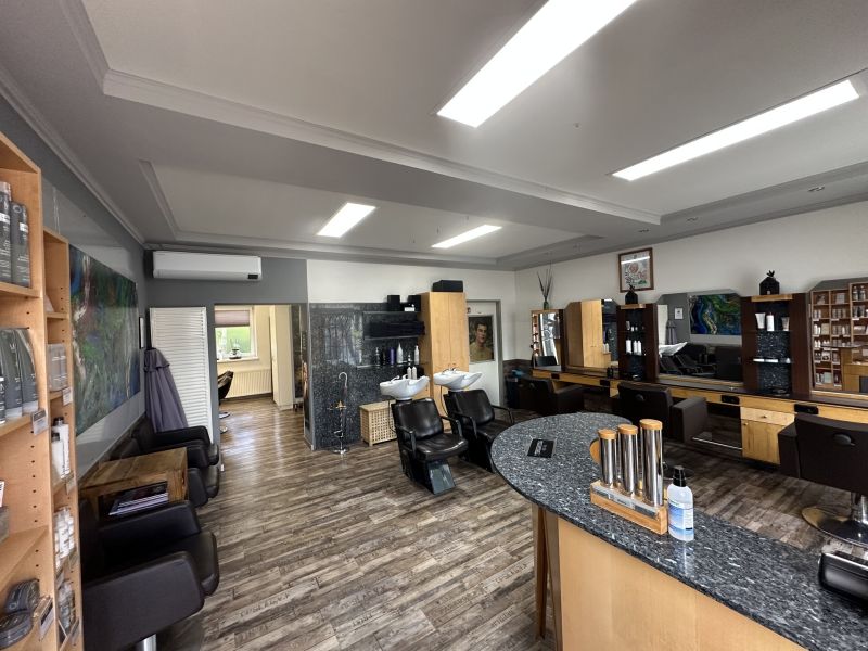 Wunderschönes Einfamilienhaus mit Geschäftslokal / / 2513 Möllersdorf / Bild 16