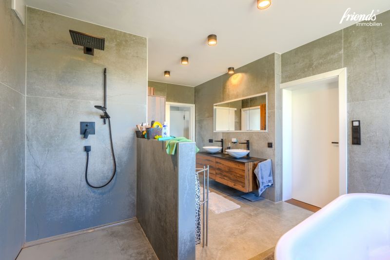 Moderne Traumvilla mit wunderschnem Weitblick /  / 2372 Giehbl / Bild 3