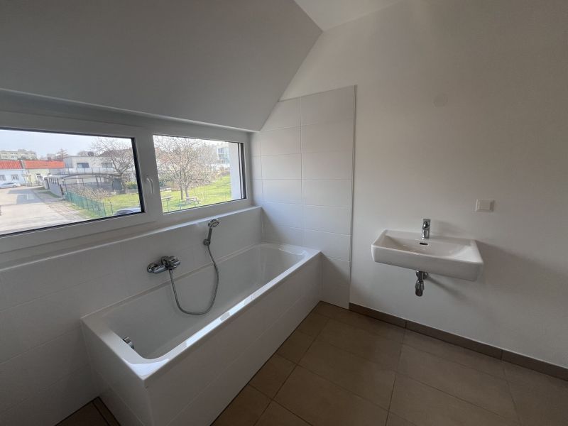 Erstbezug !! Traumhafte Doppelhaush�lfte , Wohnkeller  mit Garten und 2 Stellpl�tzen! /  / 2353&nbsp;Guntramsdorf / Bild 10