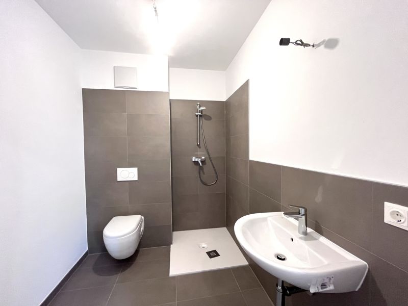 Reihenhaus mit Keller, Garten und 2 Stellpltzen! /  / 2523 Tattendorf / Bild 6