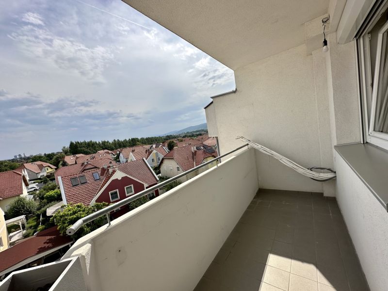 Top-sanierte 4-Zimmer Wohnung mit Balkon /  / 2353 Guntramsdorf / Bild 1