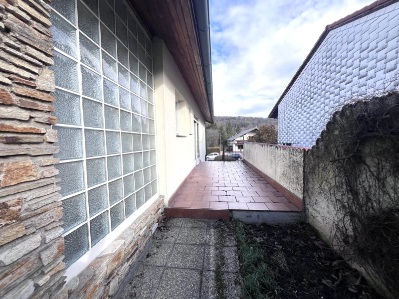 Schönes Einfamilienhaus mit Gartenparadies / / 2393 Sparbach / Bild 9