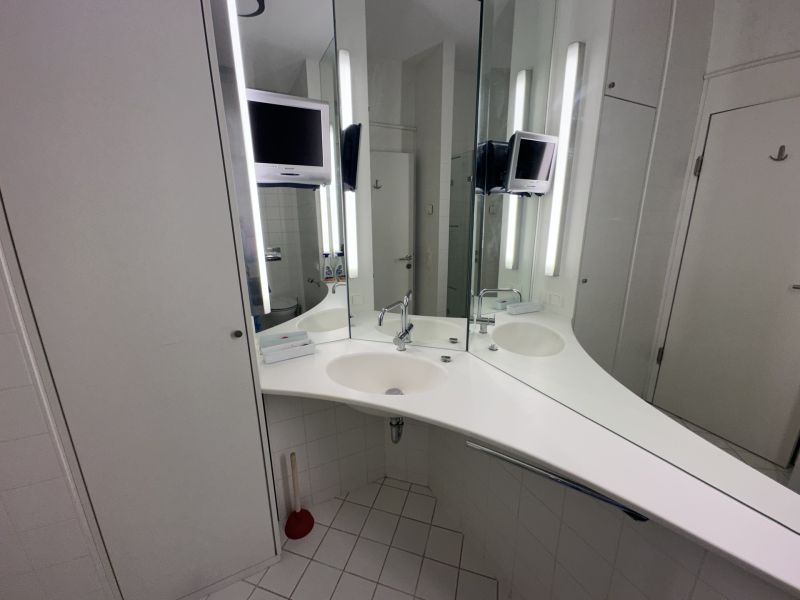 Tolle 3 Zimmer Dachgeschosswohnung mit Blick ber Wien! /  / 1040 Wien / Bild 6