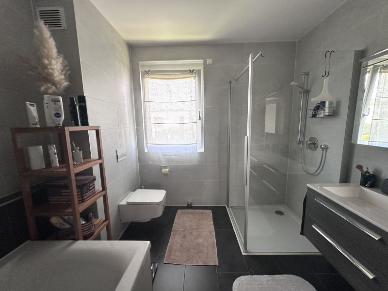 Moderne Doppelhaushlfte mit Keller und Carport zu mieten! /  / 2345 Brunn am Gebirge / Bild 3