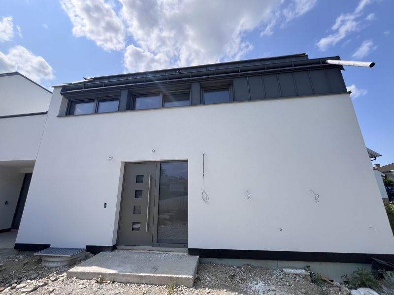 Traumhafte Doppelhaushlfte in Guntramsdorf: Erstbezug mit Garten und 2 Stellpltzen! /  / 2353 Guntramsdorf / Bild 3