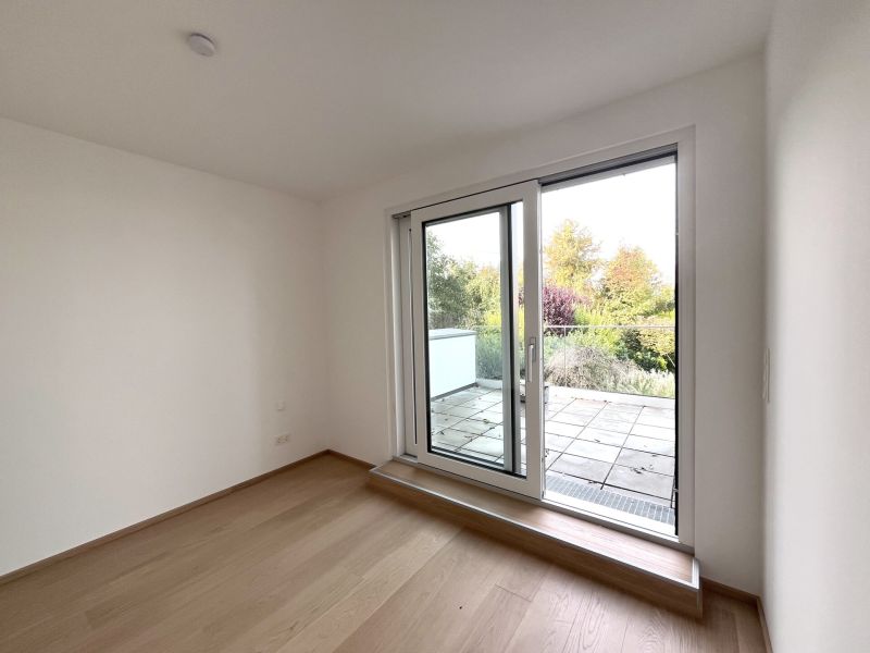 Traumhafte Doppelhaushlfte - Erstbezug mit 5 Zimmern, Garten, Wohnkeller und Stellpltzen! /  / 2353 Guntramsdorf / Bild 4