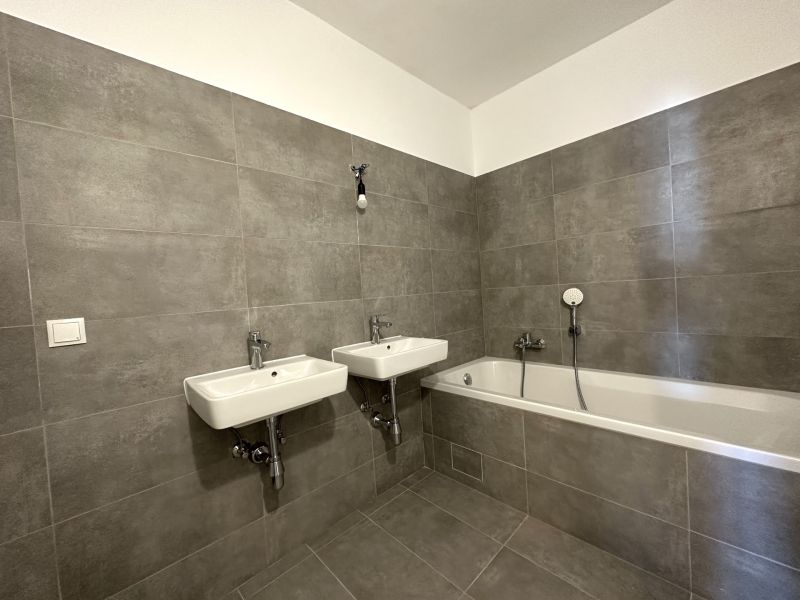 Top-sanierte 4-Zimmer Wohnung mit Balkon /  / 2353 Guntramsdorf / Bild 6
