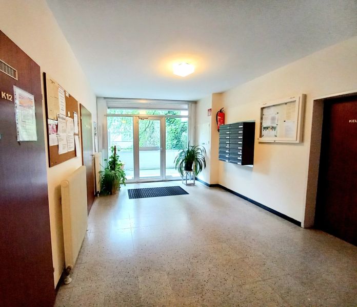 Traumhafte Etagenwohnung - 3 Zimmer, Loggia, Garage - Perfekt fr Familien, Preis ist VB !! /  / 2540 Bad Vslau / Bild 9