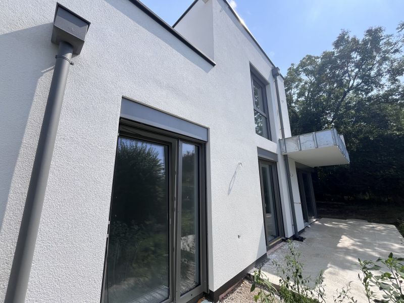 Traumhafte Doppelhaushlfte - Erstbezug mit 5 Zimmern, Garten, Wohnkeller und Stellpltzen! /  / 2353 Guntramsdorf / Bild 4