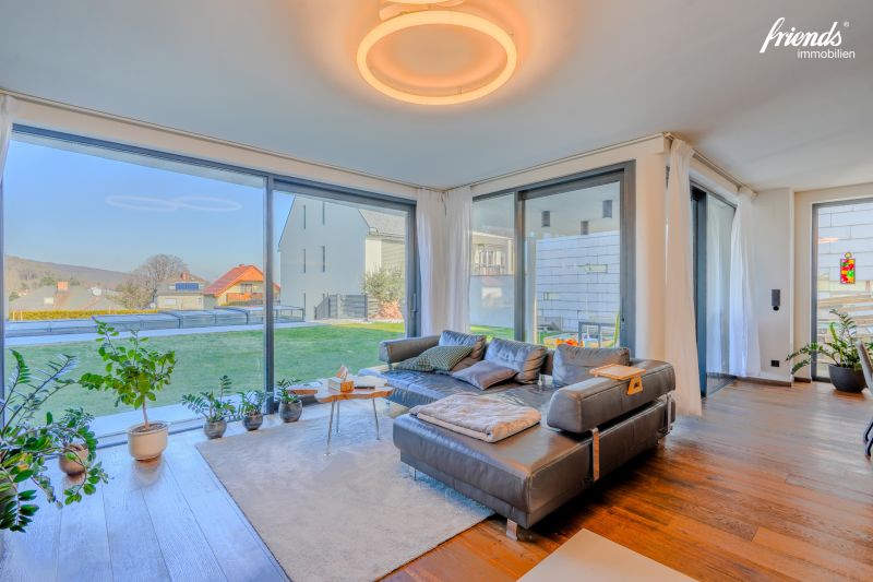 Moderne Traumvilla mit wunderschnem Weitblick /  / 2372 Giehbl / Bild 4