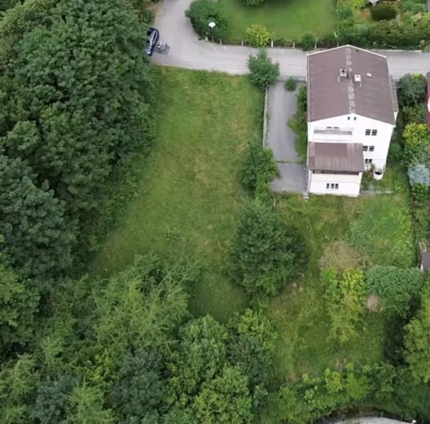 Ausgezeichnete Wohnlage mit sanierbaren Bestand